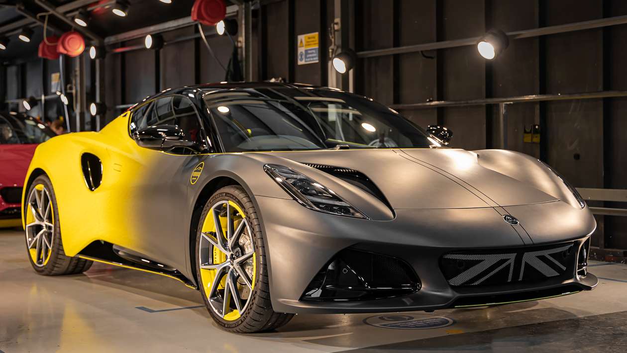Lotus Emira est maintenant livré avec 400 ch, que vous choisissiez V6 ou quatre cylindres turbo