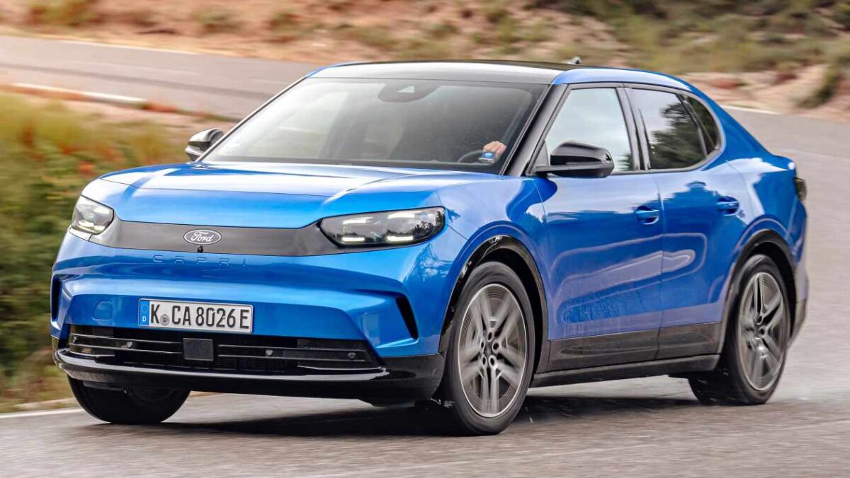 Peugeot E-2008 - front tracking