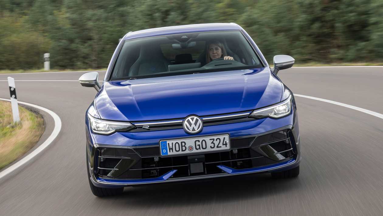 Affaire de la voiture du jour: Volkswagen Golf R de l'incendie pour un prix très amical