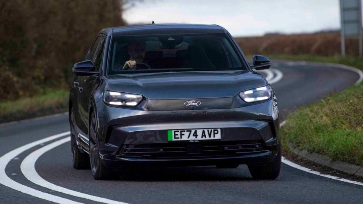 Polestar 4 - front tracking