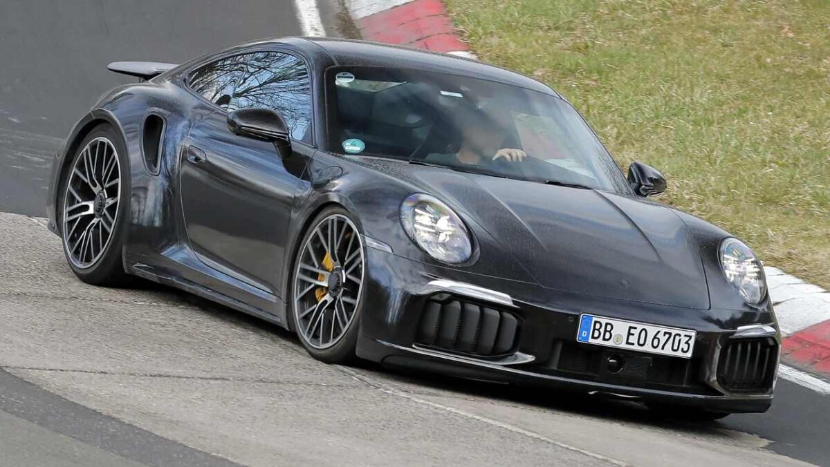 Nouveau 2025 Porsche 911 Turbo 992.2 espionné sans camouflage