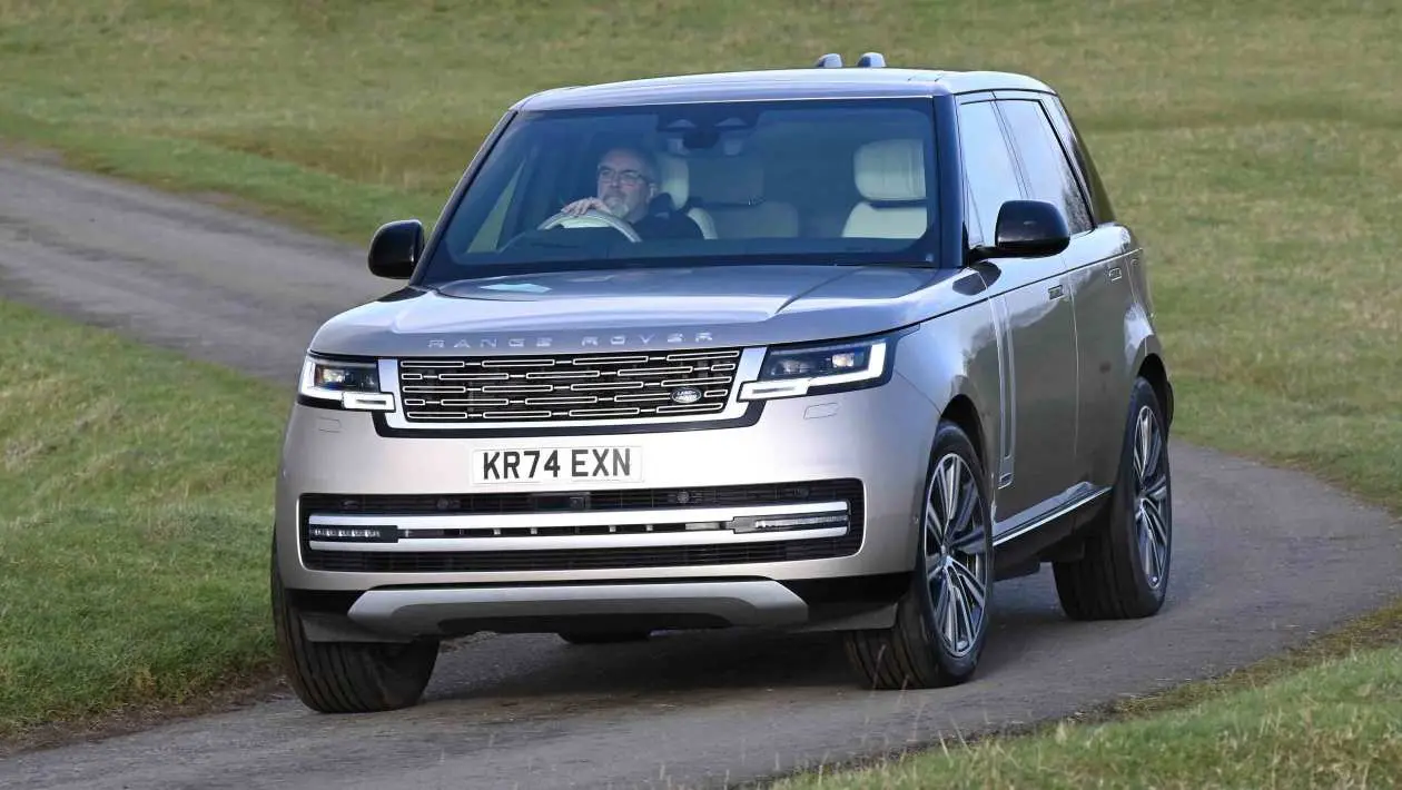 Range Rover - side panning, driver's side