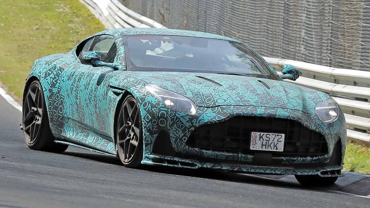 Aston Martin DB12 Goldfinger Edition - front 3/4