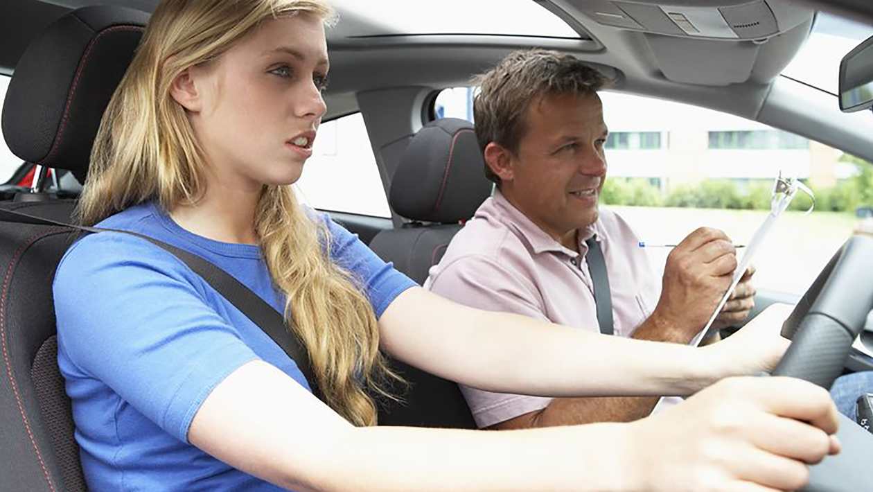 Le test de conduite majeur change alors que le DVSA met les freins sur les arrêts d'urgence