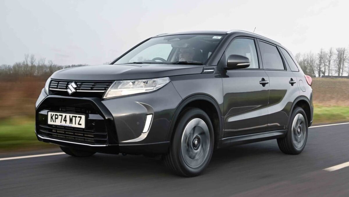 Suzuki Vitara - rear tracking, alt