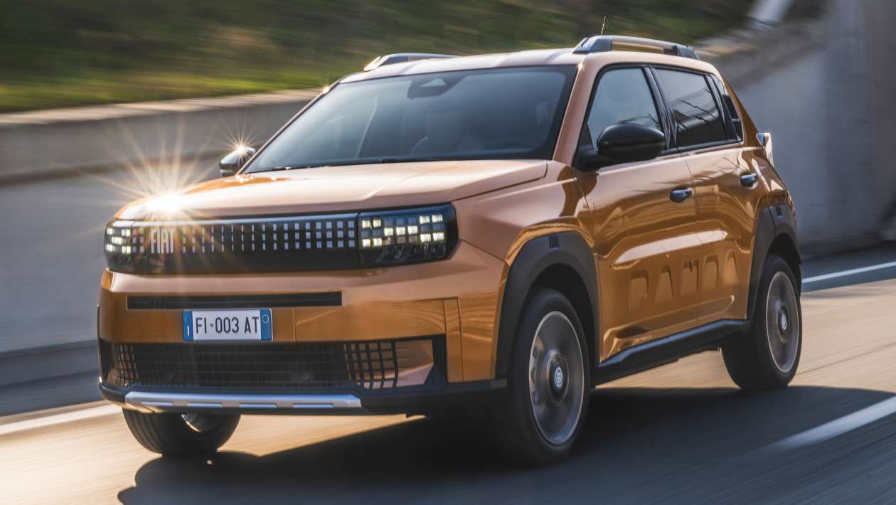 Renault 5 - front full width