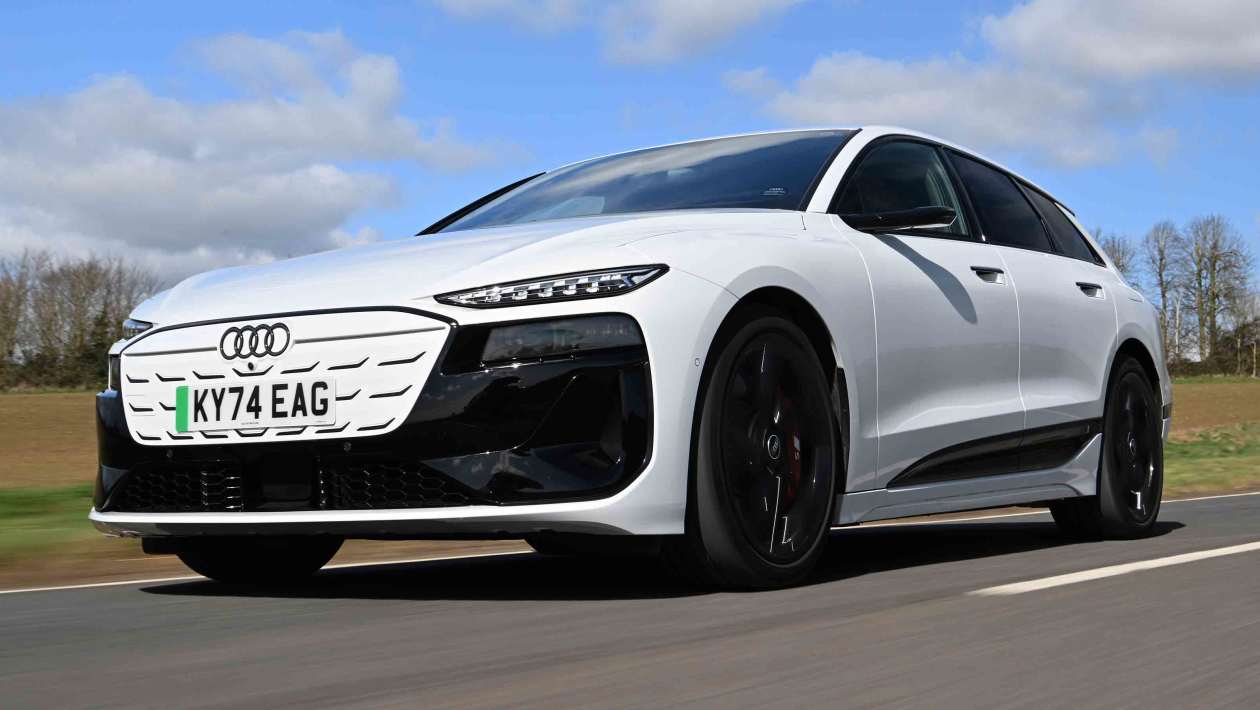 Audi S6 Avant e-tron - front tracking, alt