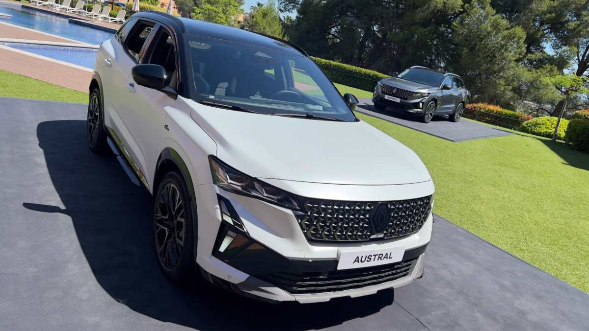 Pas de Renault Austral PHEV: SUV mis à jour pour s'en tenir à la puissance familière