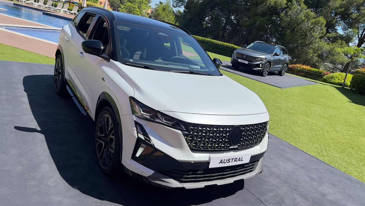 Pas de Renault Austral PHEV: SUV mis à jour pour s'en tenir à la puissance familière