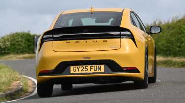 Volkswagen Golf Gte vs Toyota Prius - Cour à arrière Prius