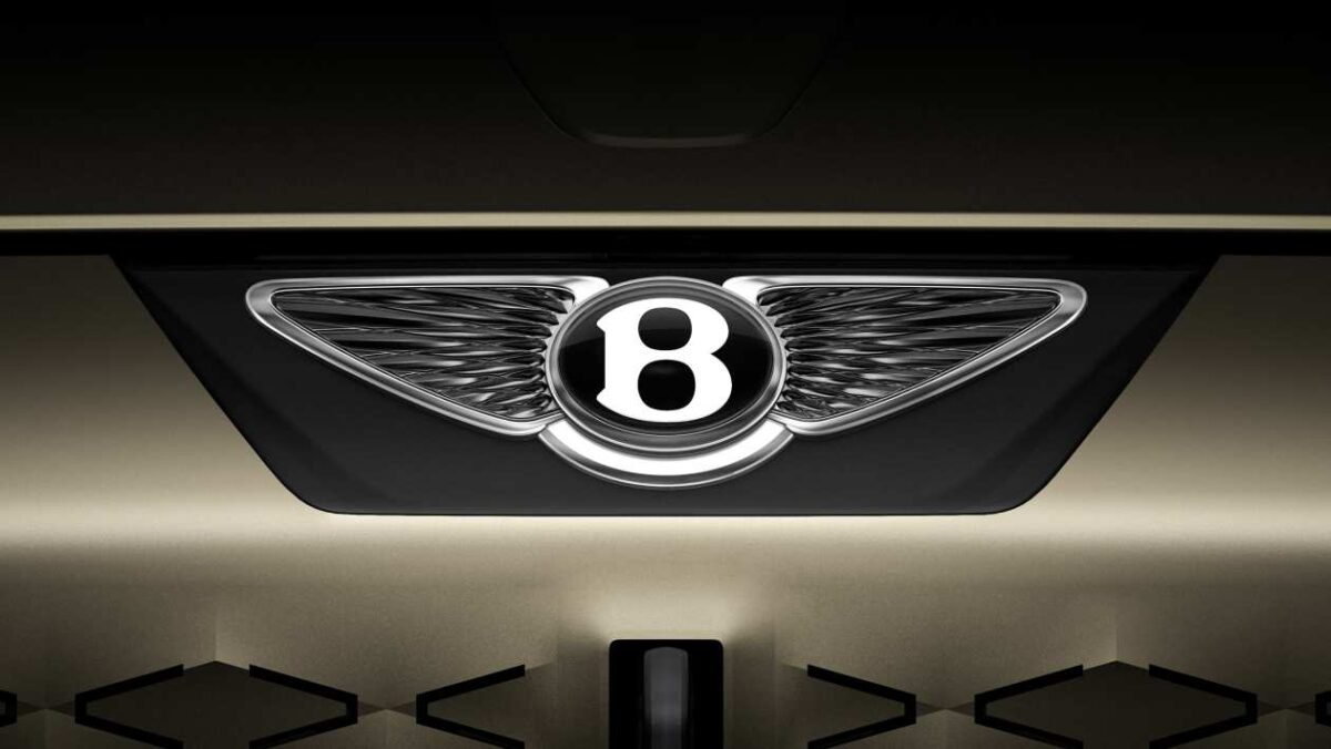 MG ZS - front cornering