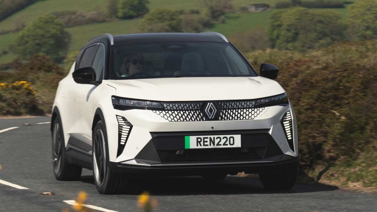 Affaire de la voiture du jour: un pittoresque Renault pour 206 £ par mois est un vol absolu