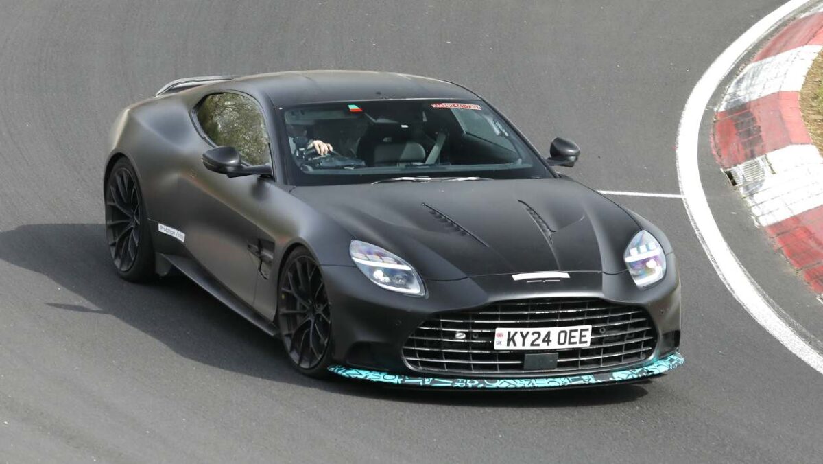 La mystérieuse voiture d’essai Aston Martin Vanquish vise à augmenter le volume