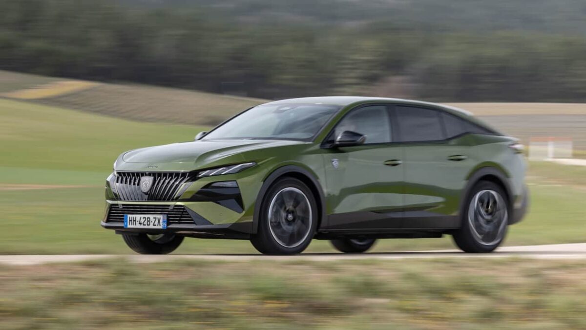 Offre automobile du jour : Peugeot E-408 à la fois jolie et pratique pour 199 £ par mois