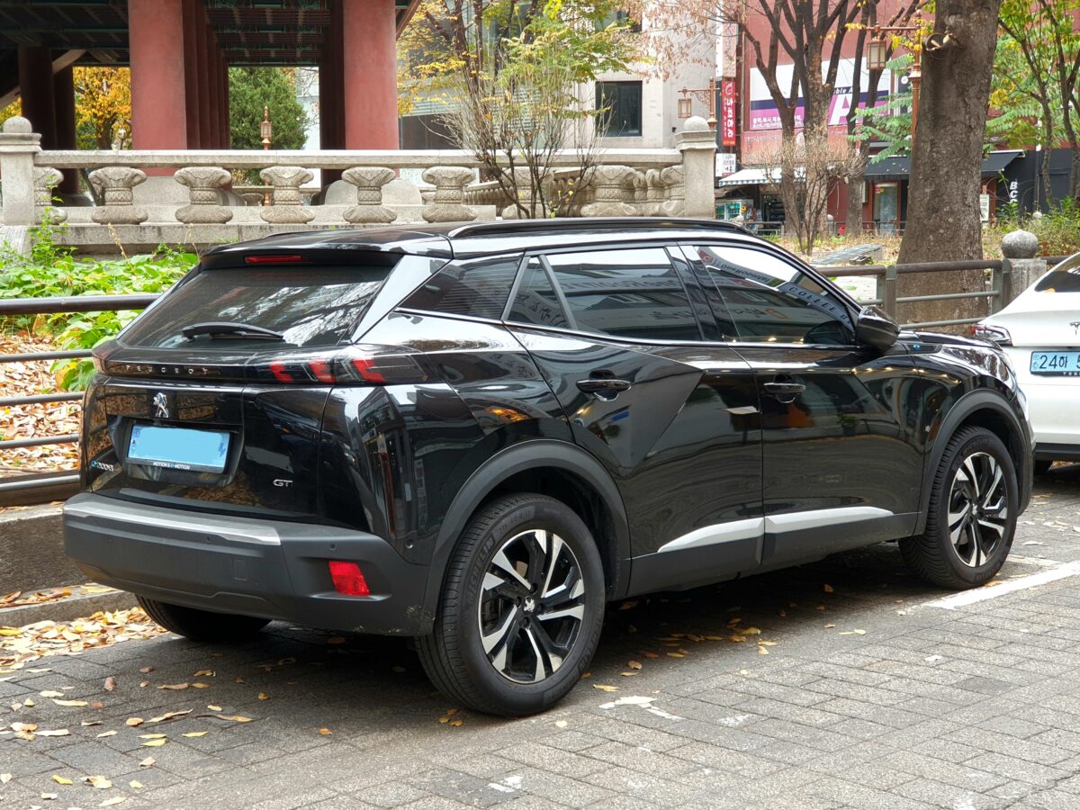 Tout savoir sur le Peugeot e-2008 : versions, prix et autonomie