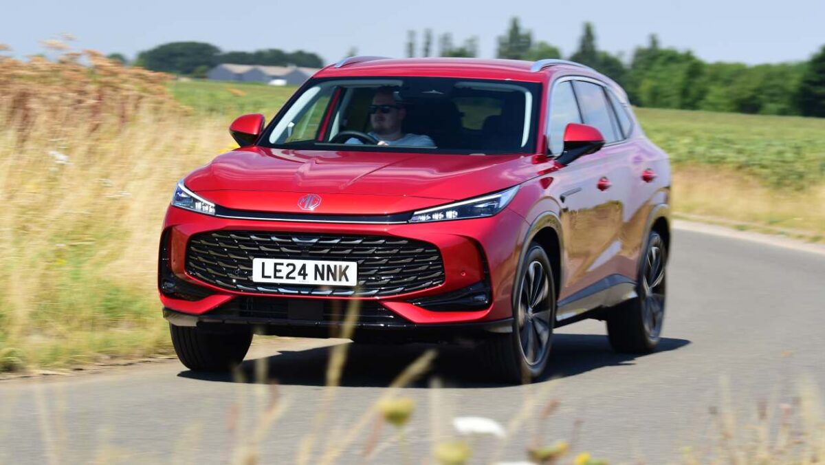 Affaire de la voiture du jour: un SUV pour l'argent supermini? Ce sera le MG HS pour 200 £ par mois