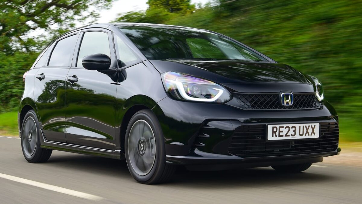 Alerte de l'offre de voiture! Honda Jazz 'Grand Sale' apporte une grande réduction et un financement à faible taux