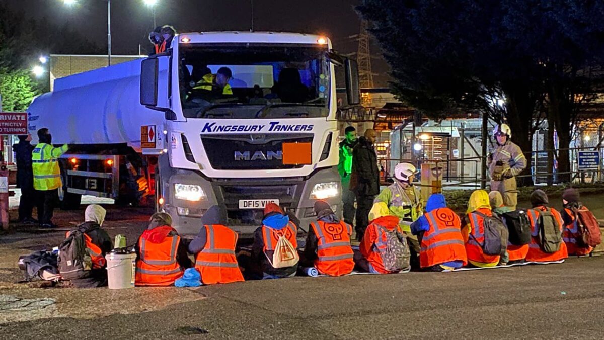 Arrêtez simplement les manifestants de pétrole jeter dans l'éponge en annonçant une démonstration finale