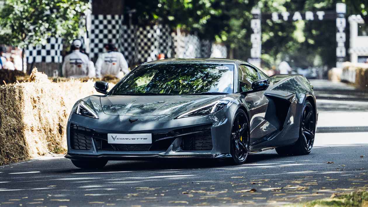 Chevrolet Corvette Z06 - front cornering