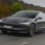 Désolé, les passionnés d'essence : la Tesla Model 3 a été élue meilleure voiture à posséder au Royaume-Uni