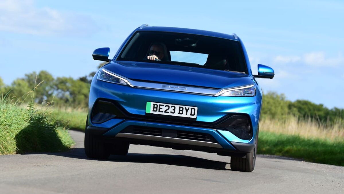 EV ABRESSIBILITÉ ALARME! Les coûts de fonctionnement sont de 6 000 £ plus élevés que pour les voitures à essence, disons les clubs automobiles