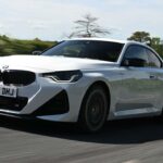 Essai de la nouvelle BMW M240i 2026 : toujours aussi engageante, même avec une motorisation hybride