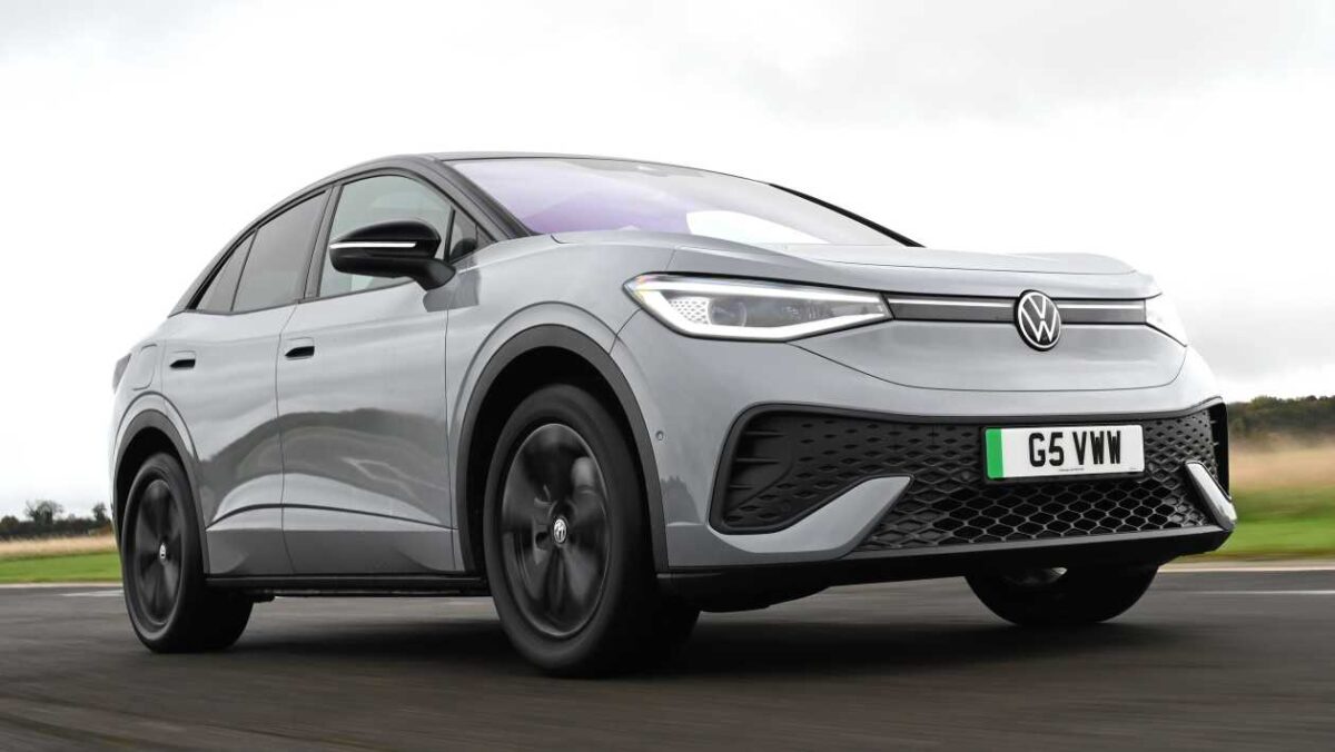 Essai de la nouvelle Volkswagen ID.5 Black Edition 2025 : méchante et menaçante, mais qui ne vaut pas son prix