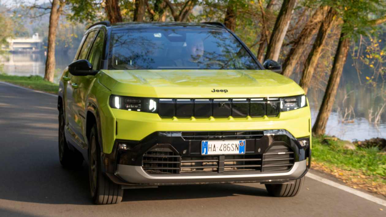 Essai du nouveau Jeep Compass e-Hybrid 2025 : le SUV remanié coche toutes les bonnes cases