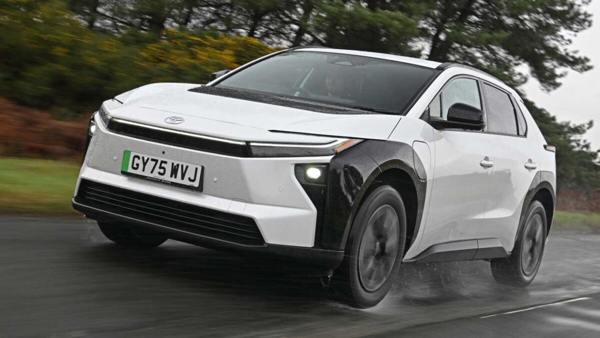 Essai du nouveau Toyota bZ4X facelift 2025 : une autonomie améliorée qui renforce l'attrait