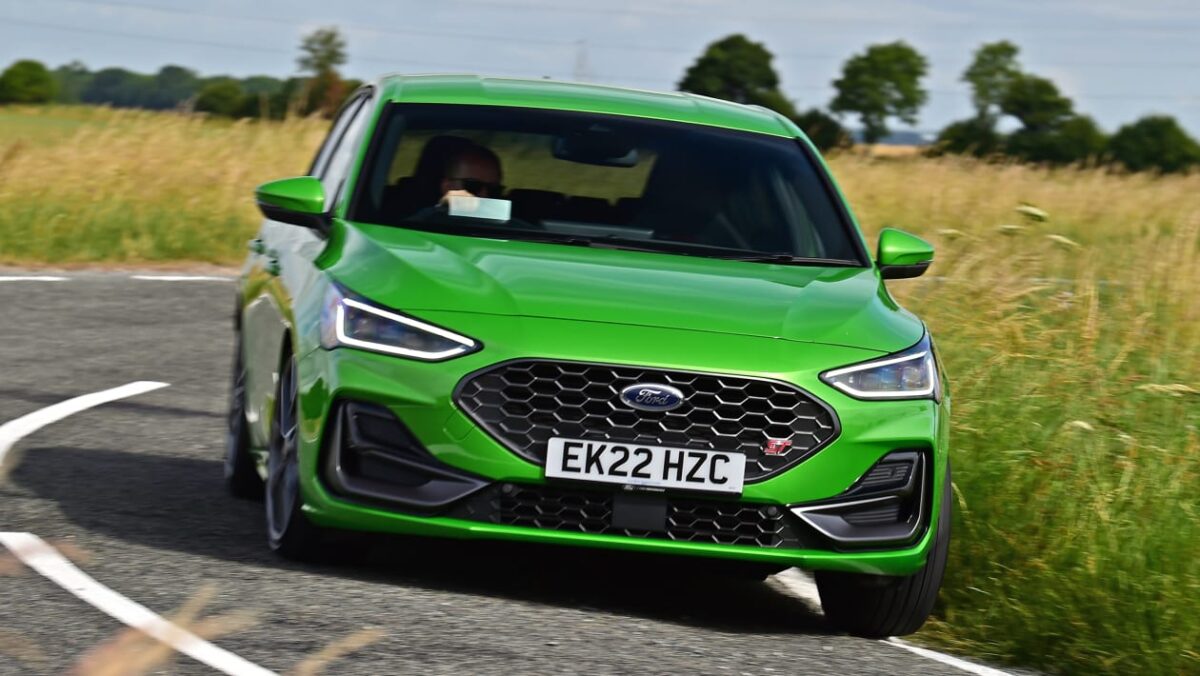 Fast Ford ne mourra pas: les marques de performance ST et RS auront un rôle dans l'avenir du VE