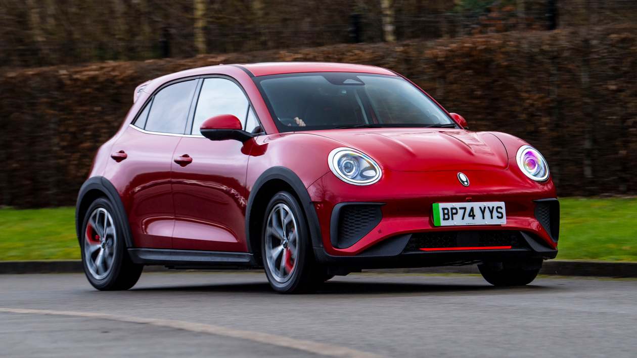 Mazda 3 front corner tracking