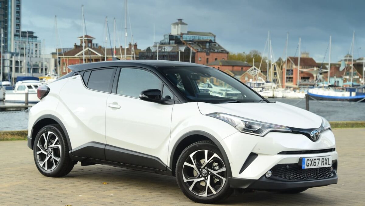Guide d'achat du Toyota C-HR (Mk1, 2017-2023) d'occasion : le style futuriste permet de cacher son âge