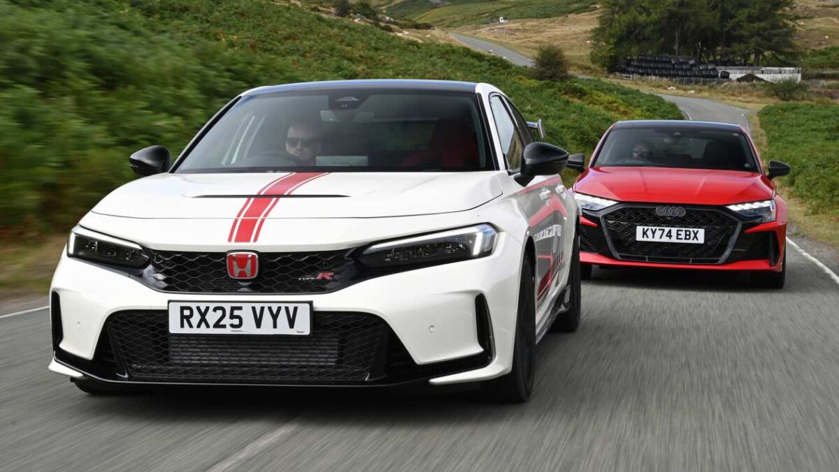 Honda Civic Type R vs Audi Rs 3: L'ultime Hatch Hatch Face-Off