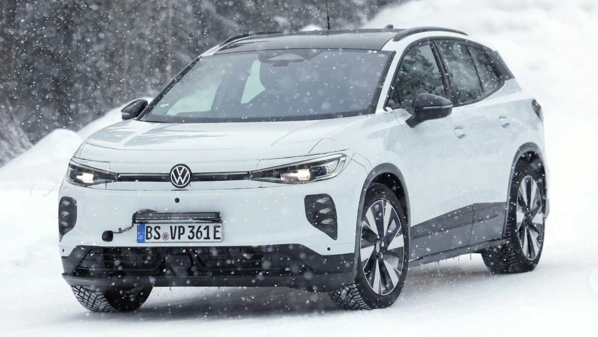 Identifiant Volkswagen. Tiguan aperçu avec une carrosserie et un intérieur flambant neufs