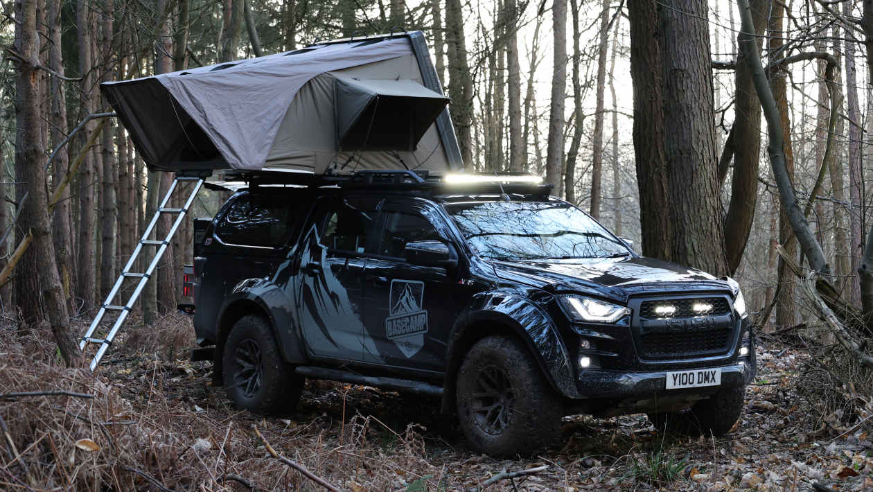 Isuzu D-Max Basecamp est une camionnette conçue pour le camping n'importe où
