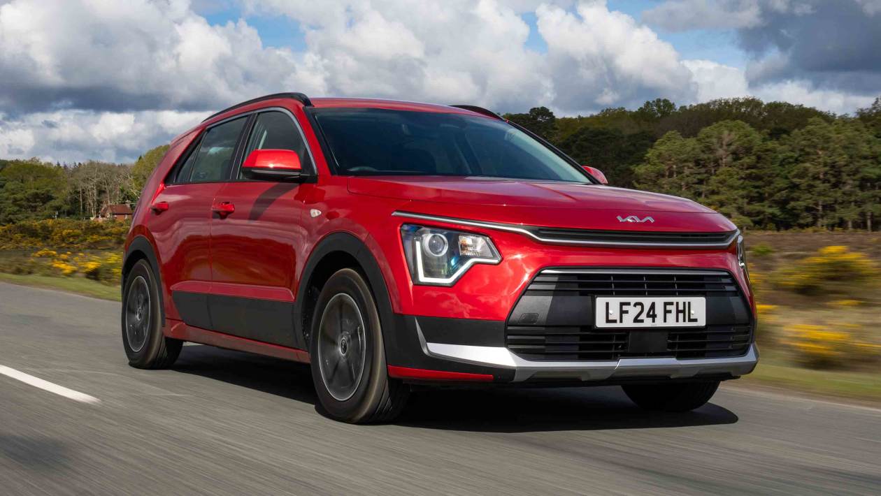 Toyota Yaris Cross vs Kia Niro - header