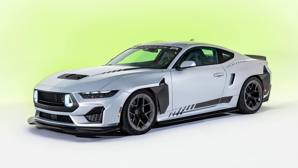 La Ford Mustang « Ready To Rock » devient folle avec des pneus fumant 870 ch