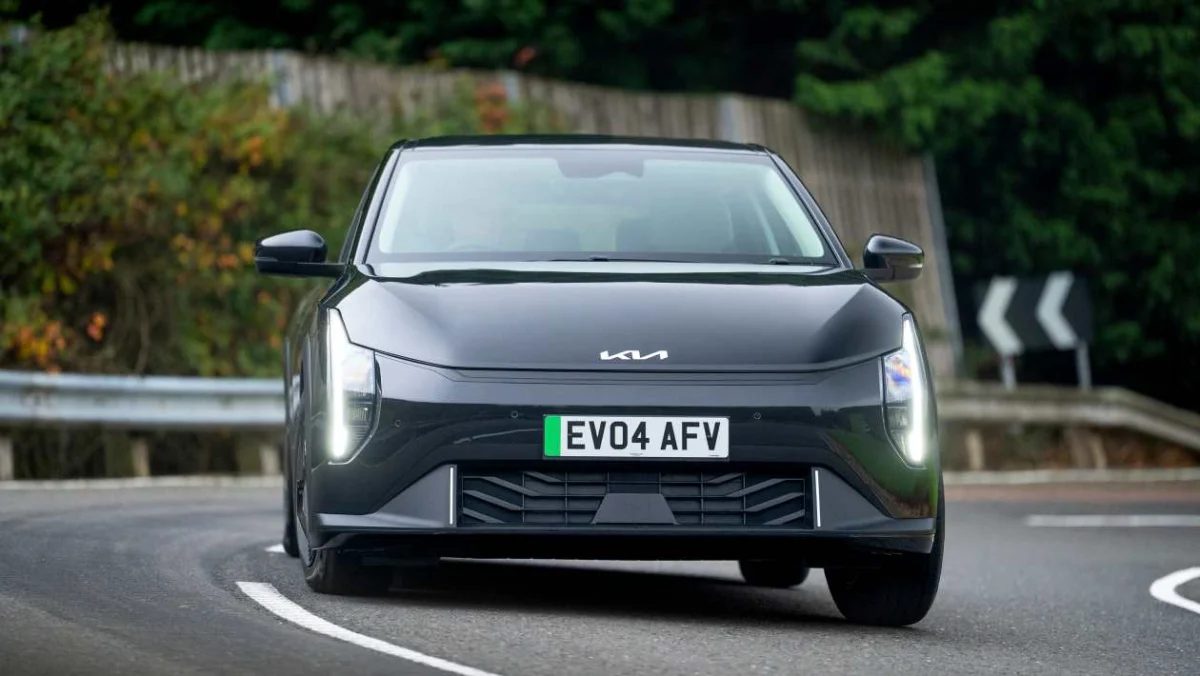 La Kia EV4 bénéficie d'une réduction de 3 750 £ sur la subvention EV pour devenir moins chère que Skoda Elroq
