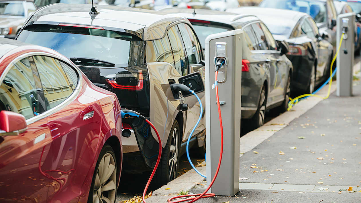 La charge de voiture électrique sur rue obtient 55 millions de livres sterling. boost de financement