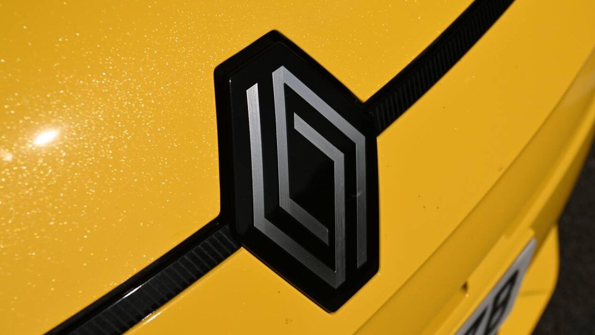 La croissance de Renault EV s’accélère alors que les prix élevés de l’essence incitent les acheteurs à se tourner vers les voitures électriques