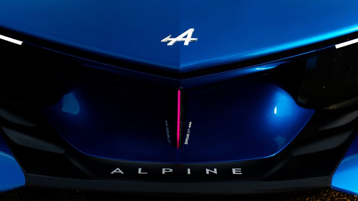 La nouvelle Alpine A310 ciblera la Porsche 911 avec une technologie EV avancée et une gamme multimodèle