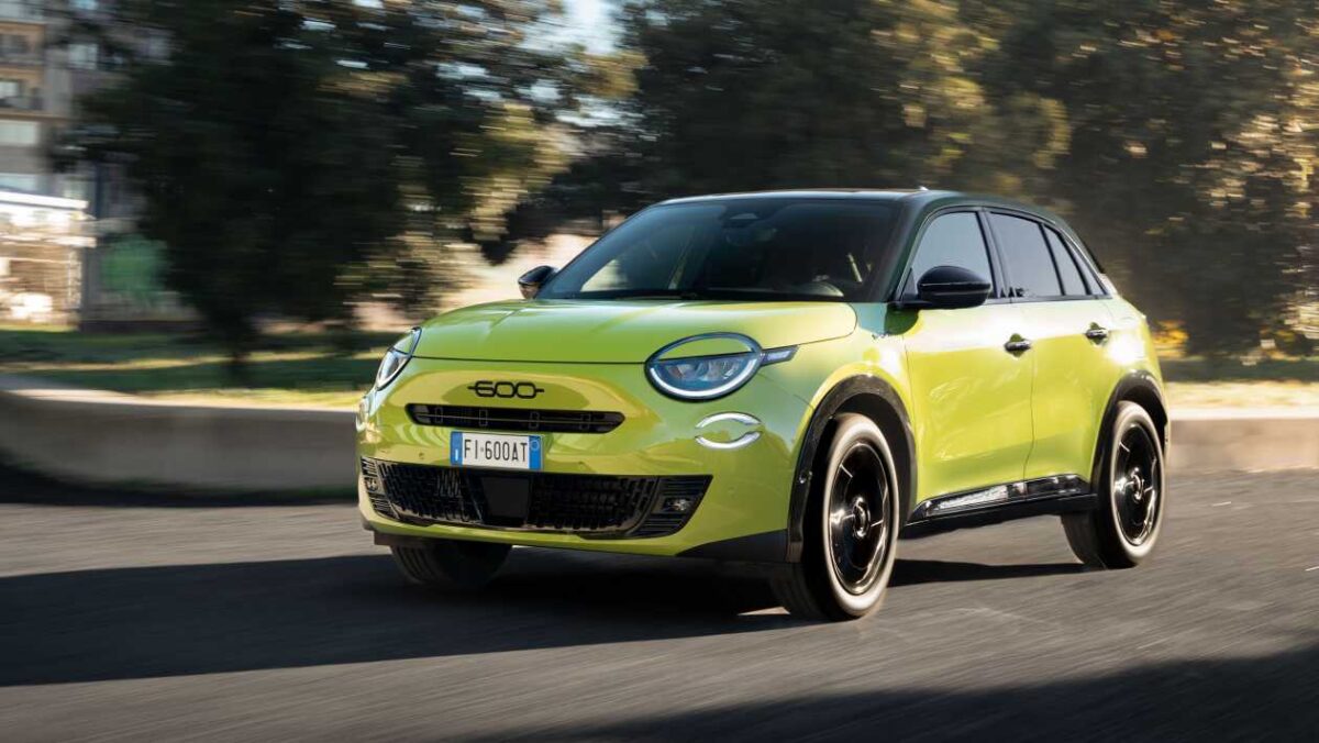 La nouvelle Fiat 600 Sport injecte au petit SUV chic une attitude de mauvais garçon
