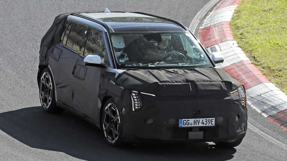 La nouvelle Kia EV3 GT est sur le point de pimenter le monde des petits SUV