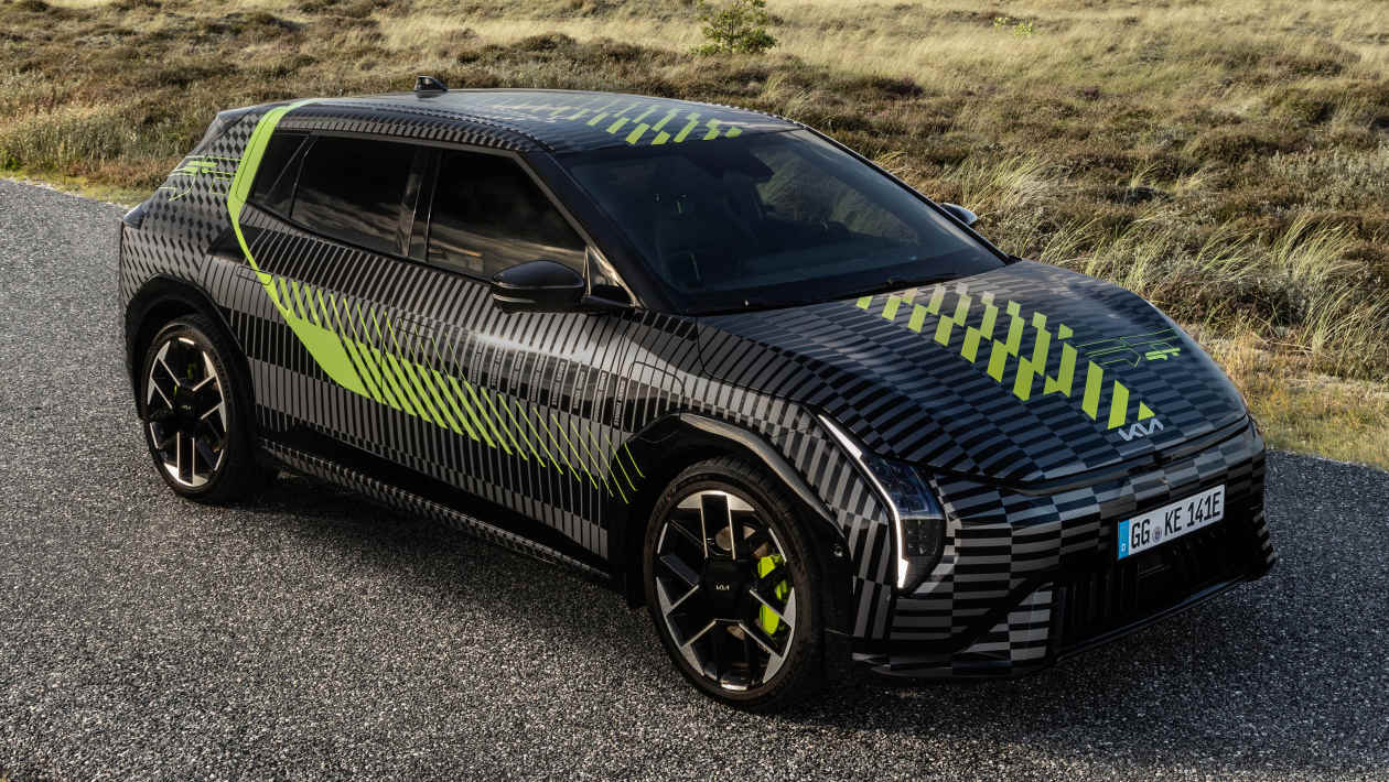 La nouvelle Kia EV4 GT est prête à être lancée et elle a envie de se battre avec la Volkswagen Golf R