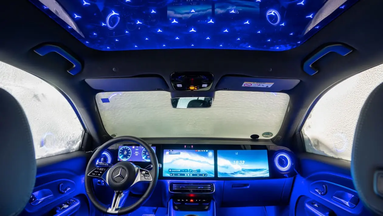La nouvelle Mercedes GLB dispose de suffisamment d’écrans géants pour défier Times Square