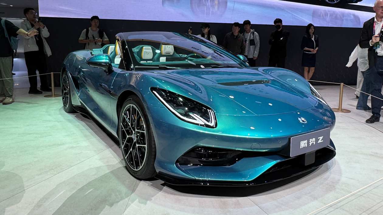La supercar Denza Z de 1 000 ch+ arrive au Royaume-Uni !