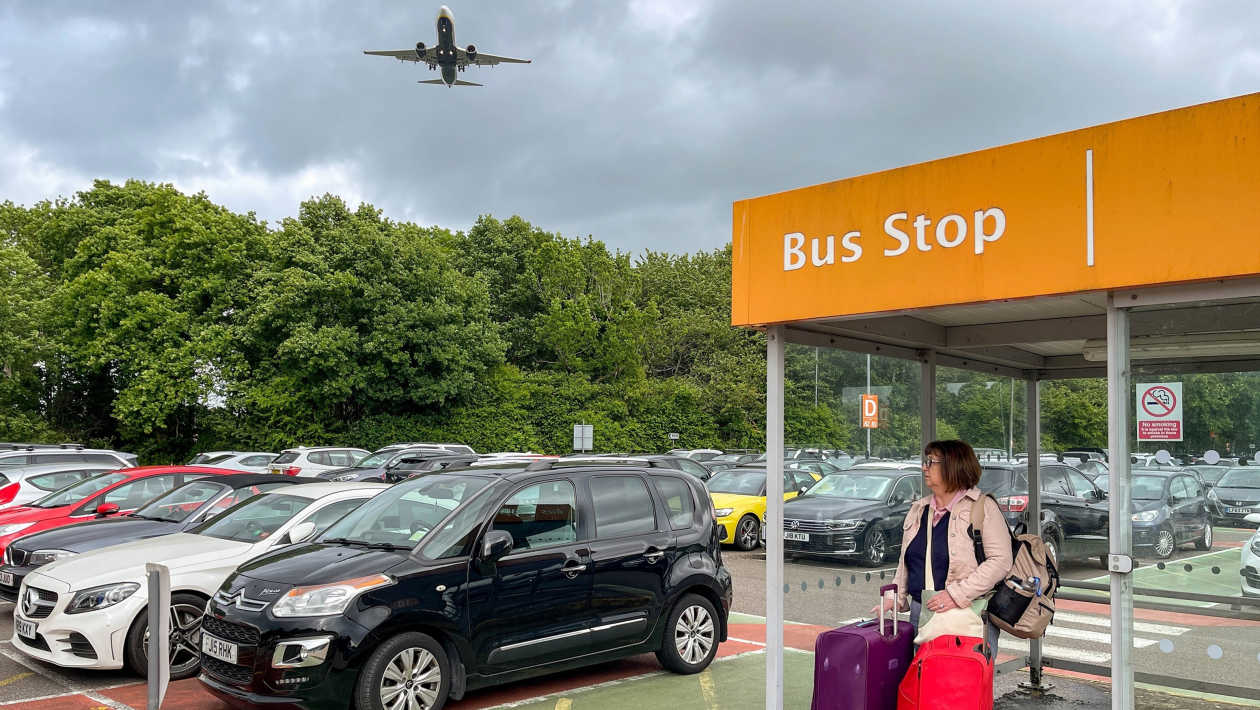 L'aéroport de Stansted attribue les nouveaux frais de dépôt de 28 £ pour les conducteurs à la « durabilité »