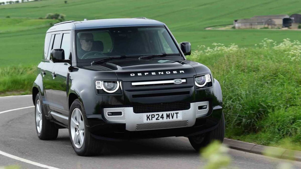 Le défenseur Land Rover entraîne des bénéfices JLR à un sommet de dix ans