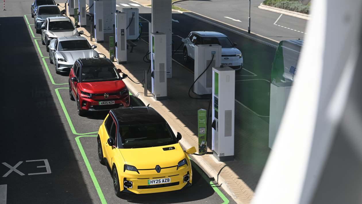 Le gouvernement lance une étude sur les coûts de recharge des voitures électriques