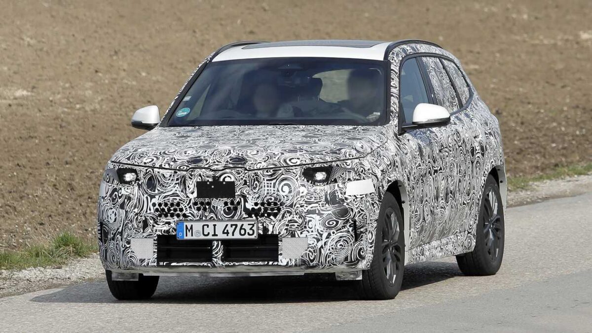 Le nouveau BMW X1 combinera le look Neue Klasse avec la puissance essence de la vieille école